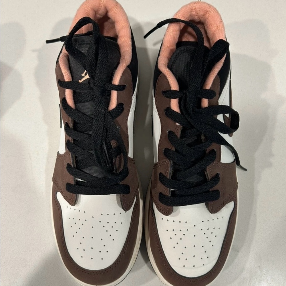 Youth Nike Air Jordan 1 Low Mocha Y6